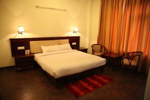 Happy Home Hotel Bhimtal - Delux Hill View Room