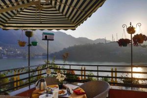 Hotel harsh Shekhar bhimtal Lake View