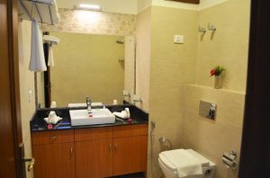 Una hotel bhowali Wash Room
